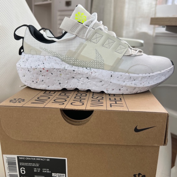 Nike crater impact - Picture 2 of 7